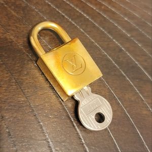#217 Vintage LV lock & key